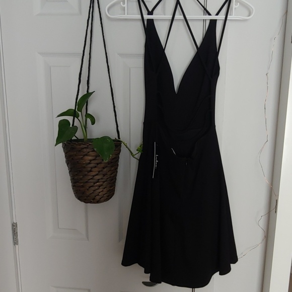 Black dress open back from lulus size small - Picture 2 of 5
